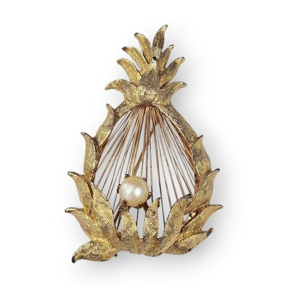 Vintage Pineapple Brooch Faux Pearl Brushed Gold Plate Dimensional Brooks 2.25"